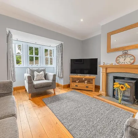 בית נופש Springbank & Summerbank Cottages, Coniston, Sleeps 8 קוניסטון