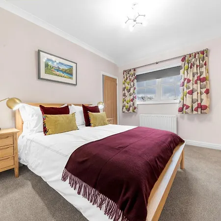 Springbank & Summerbank Cottages, Coniston, Sleeps 8 בית נופש קוניסטון