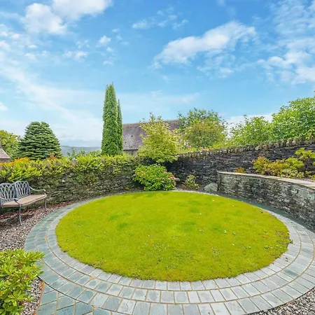 Springbank & Summerbank Cottages, Coniston, Sleeps 8 *